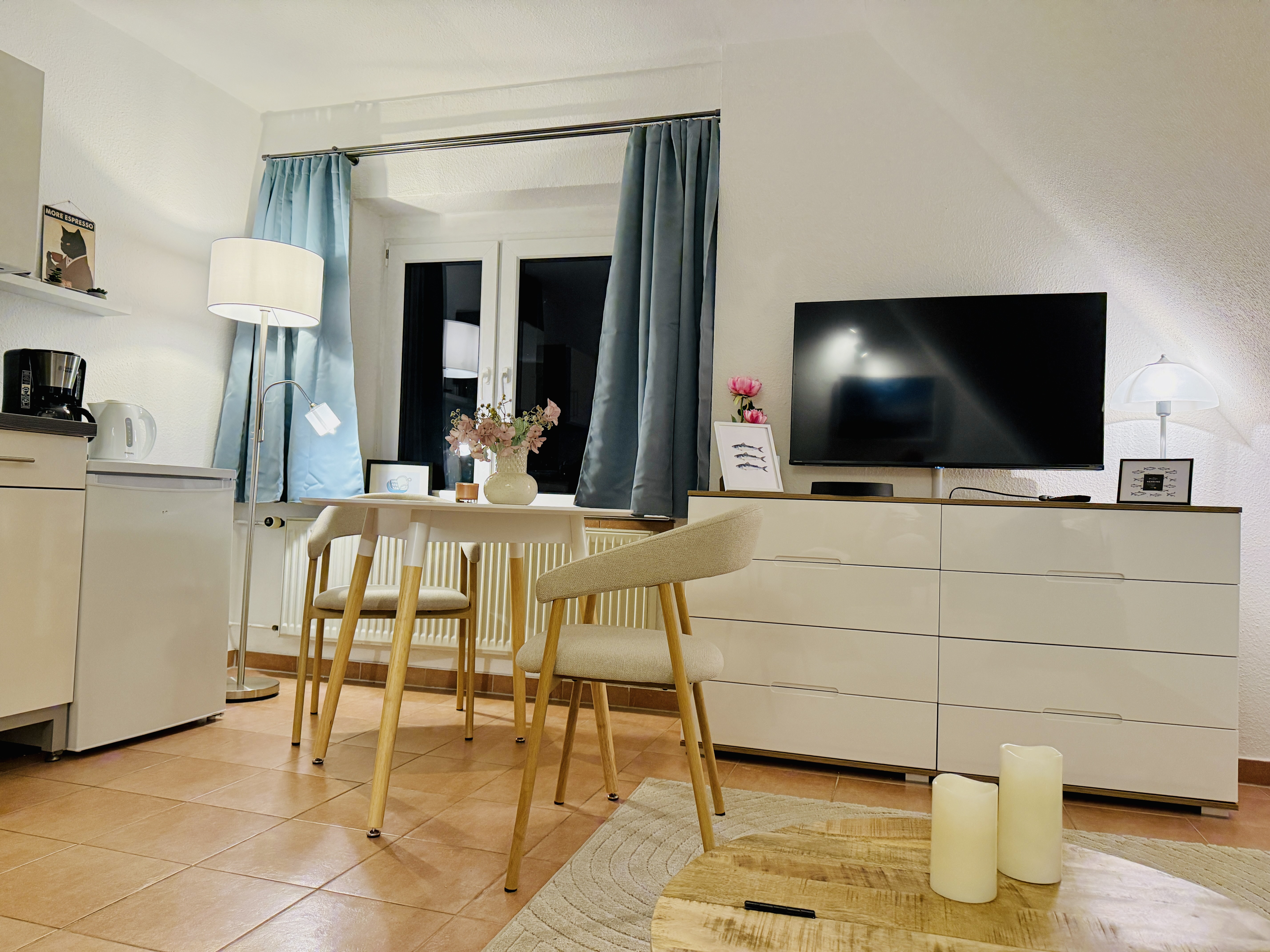 Das Zicker-Alpen-Studio · Wohnung 05 – Boddenblick-Studio mit Balkon